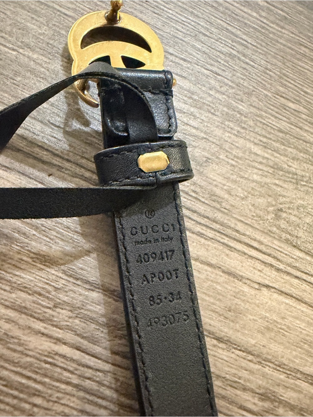 Gucci Thin Black Leather Belt with Gold Double-G Buckle - Picture 4 of 6